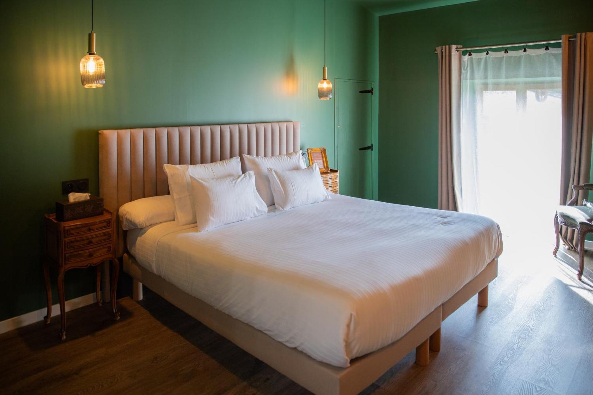 Maison Roucas - Restaurant Et Chambres D'Hotes Solérieux Eksteriør bilde