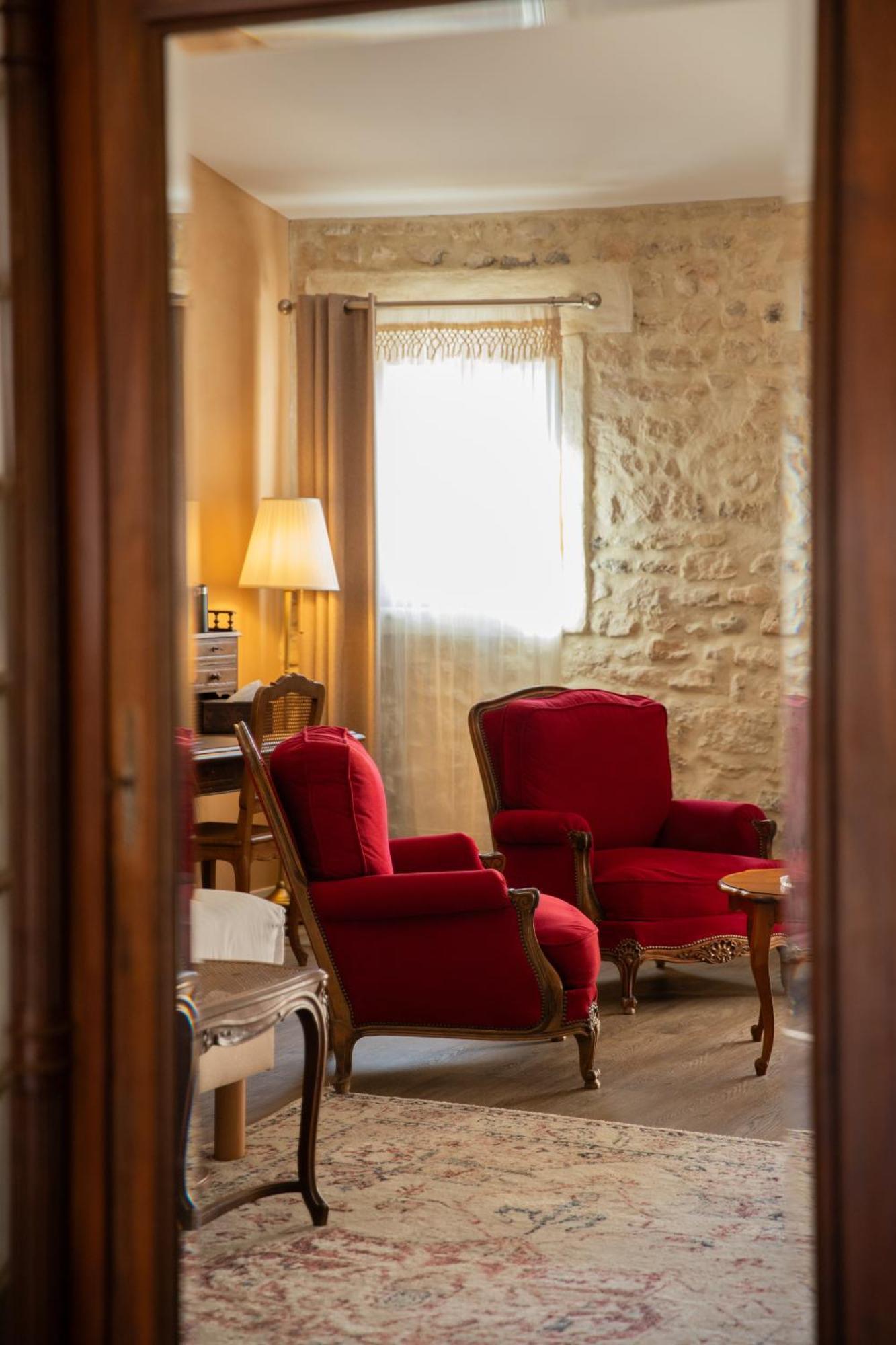 Maison Roucas - Restaurant Et Chambres D'Hotes Solérieux Eksteriør bilde
